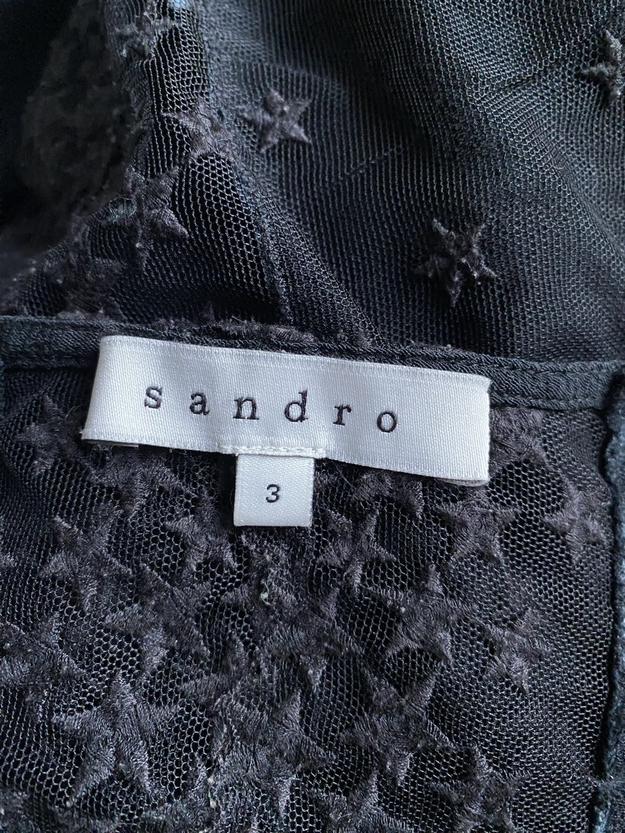 Sandro Top: Top noir Sandro – Usato da Bern venduto da GabrielleHe 1