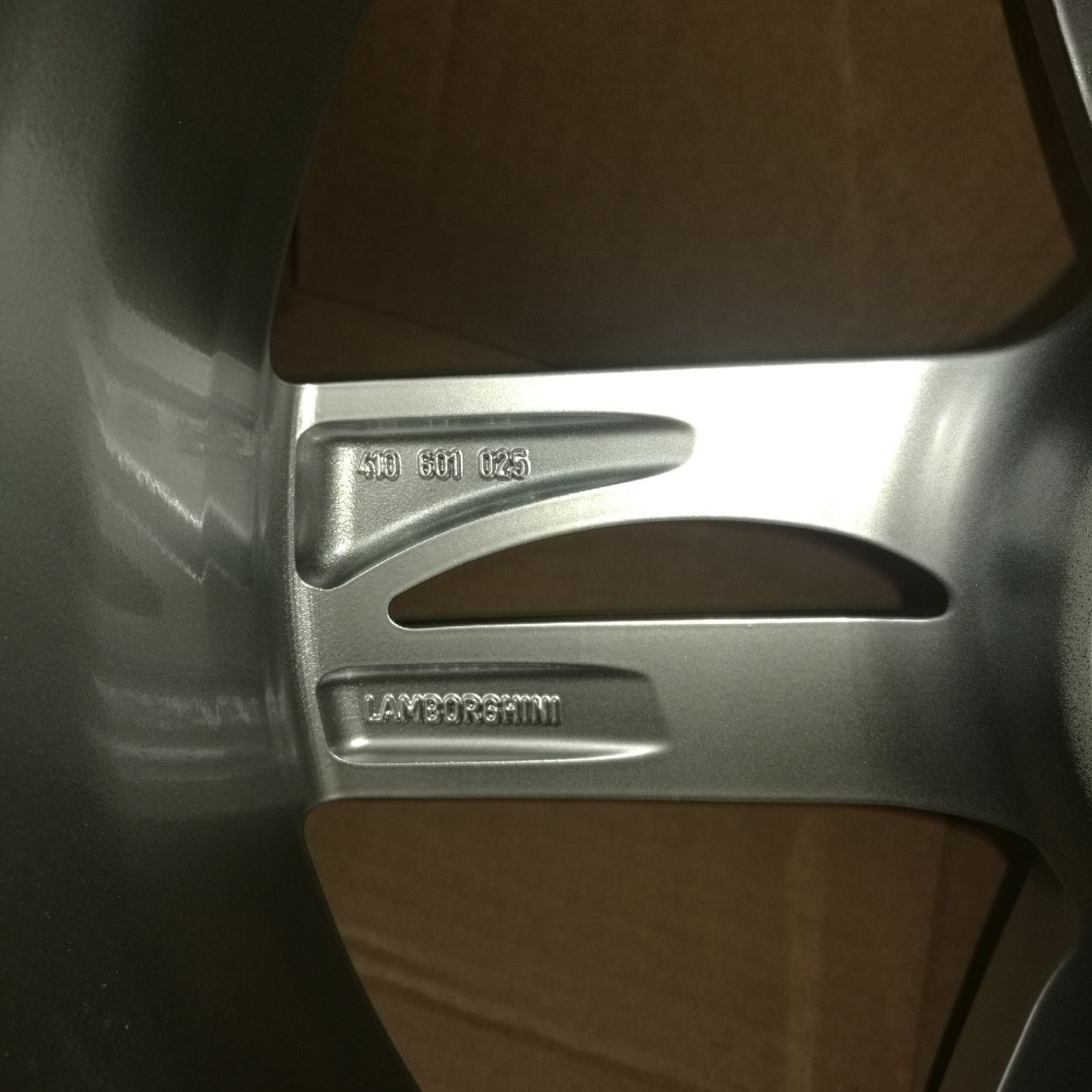 Lamborghini Cerchioni: Lamborghini Murcielago Front Felge – Nuovo e nell'imballaggio originale da Ettenhausen TG venduto da D.Tankosic 3