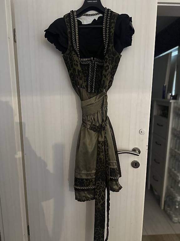 Vestiti: Krüger Leo Dirndl – Usato da Reichenburg venduto da Roxy002 1