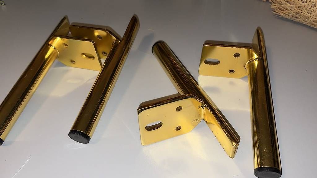 Sonstiges Mobiliar: Möbelfüsse gold – Gebraucht aus Neuheim von Vinn 1