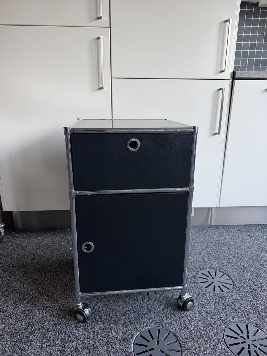 Korpus: Rollcontainer schwarz mit Schublade gebraucht – Gebraucht aus Nänikon von MircoPellegrino