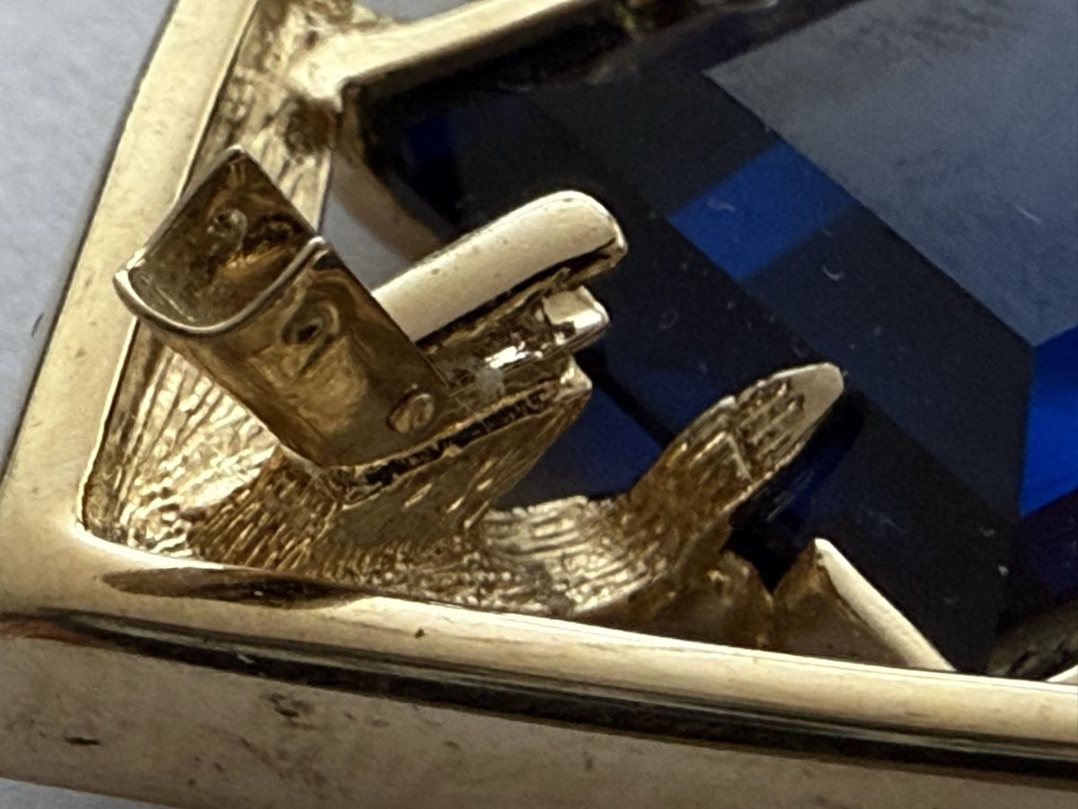 Spille & Fermagli: Goldfarbene Herzbroche mit blauem Stein Pierre Lang – Usato da Goldach venduto da Messerguru 7