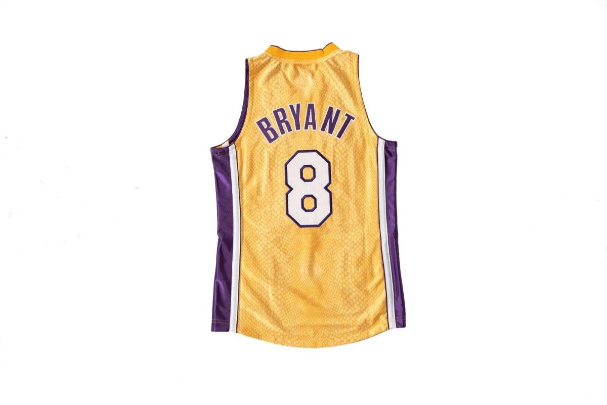 Canottiere & Pantaloni: Mitchell & Ness Kobe Bryant HOF Reversible Jersey – Nuovo (secondo la descrizione) da Cademario venduto da Mora.resell 3
