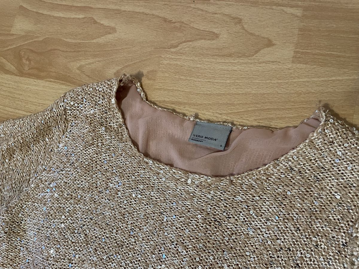 Pulls & Sweat-shirts: Festlicher Paillettenpullover Gr. S, Vero Moda, Gold – D'occasion à Chur par Tsambiko 4