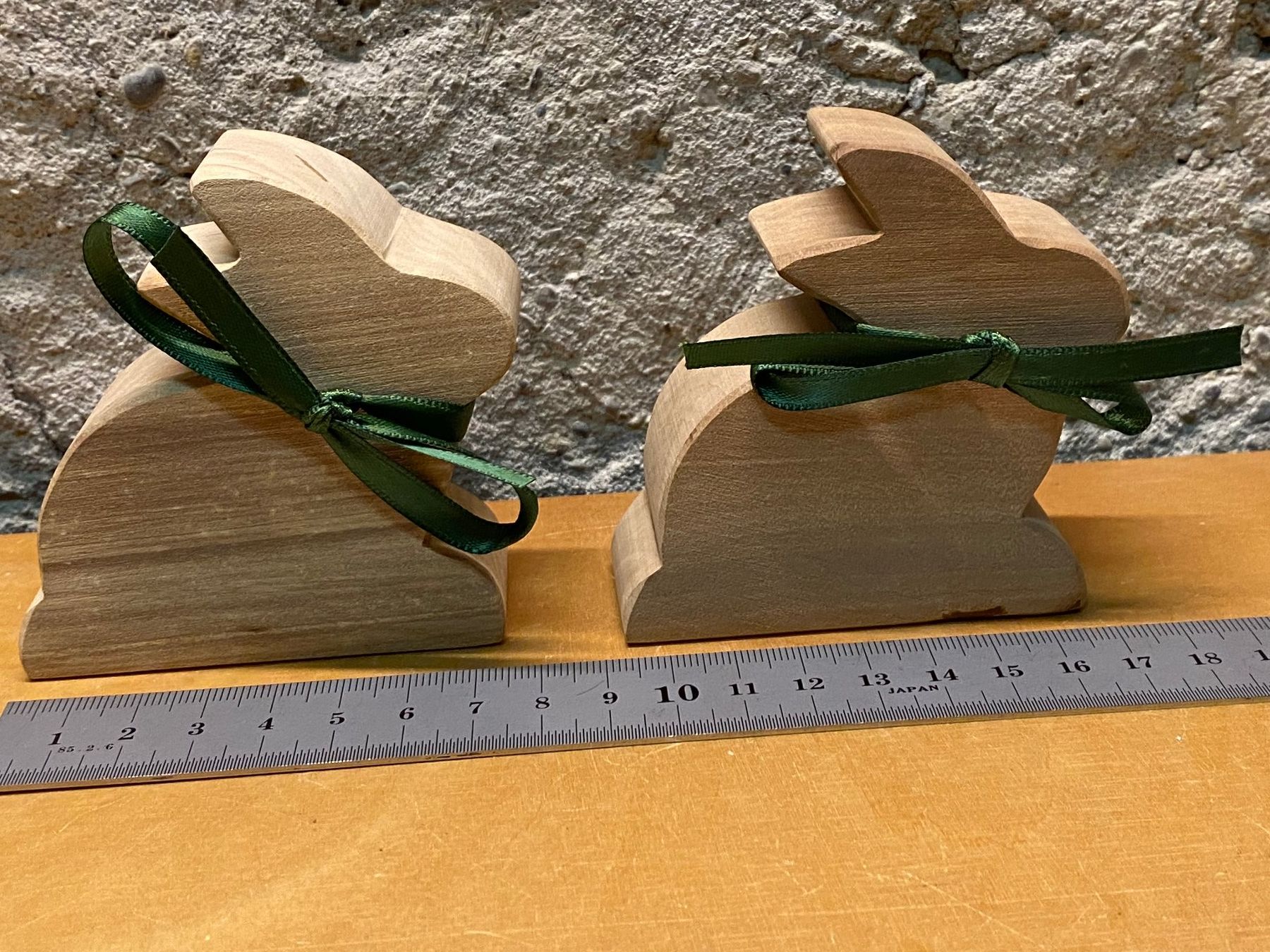 Alle Dekorationen: Holz–Osterhasen Deko – Gebraucht aus St.Gallen von kingsamas