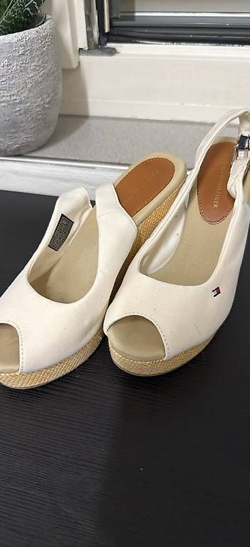 Lotti di vestiti: Damenkleidung – Usato da Zürich venduto da med_zdz8 2