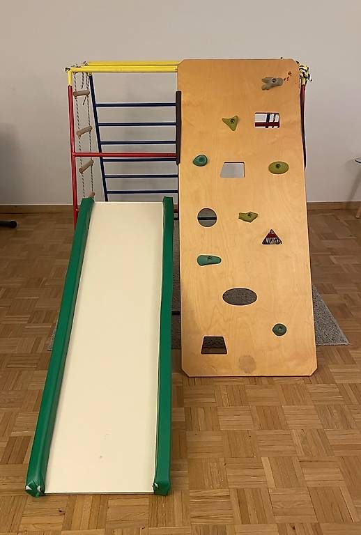 Pareti & prese d'arrampicata: Gym intérieure pour les enfants 1-6 ans – Usato da grand Lancy venduto da elv_5qtq 1
