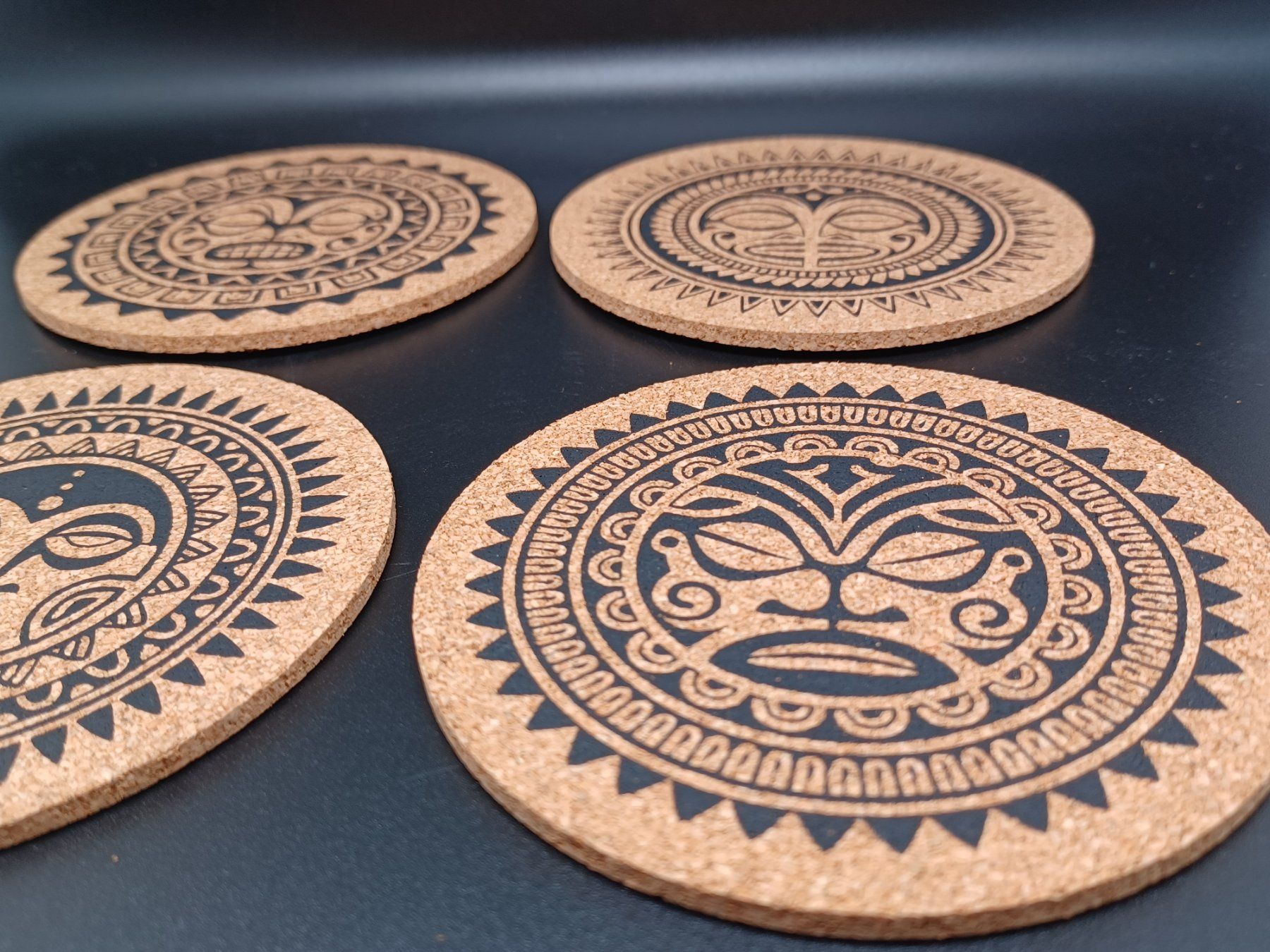 Sottobicchieri: Untersetzer "Mandala Heads" Kork 9cm – Nuovo e nell'imballaggio originale da Turbenthal venduto da enjak 1