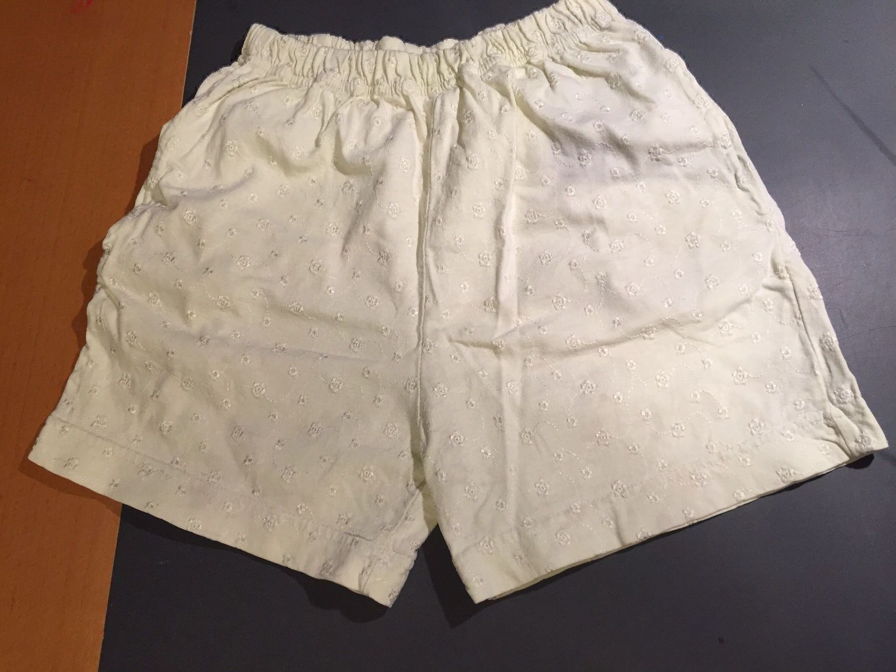 Lotti & Set di vestiti: niedliches Sommerpaket 104 – Usato da Neuendorf venduto da Knopfi 5