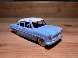 Modellauto Dinky Toys Simca Versailles