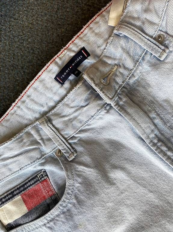 Jeans: Tommy Hilfiger Jeanshose  Straight – Gebraucht aus St. Gallen von Konstanza 1