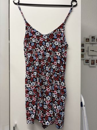 Kurzer Overall Blumenmuster Schwarz, Grösse 36