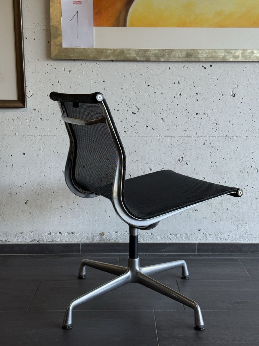 Eames Sedie: Vitra Eames Aluminium Chair EA 106 1/3 – Usato da Ulisbach venduto da Mithrandirr 1