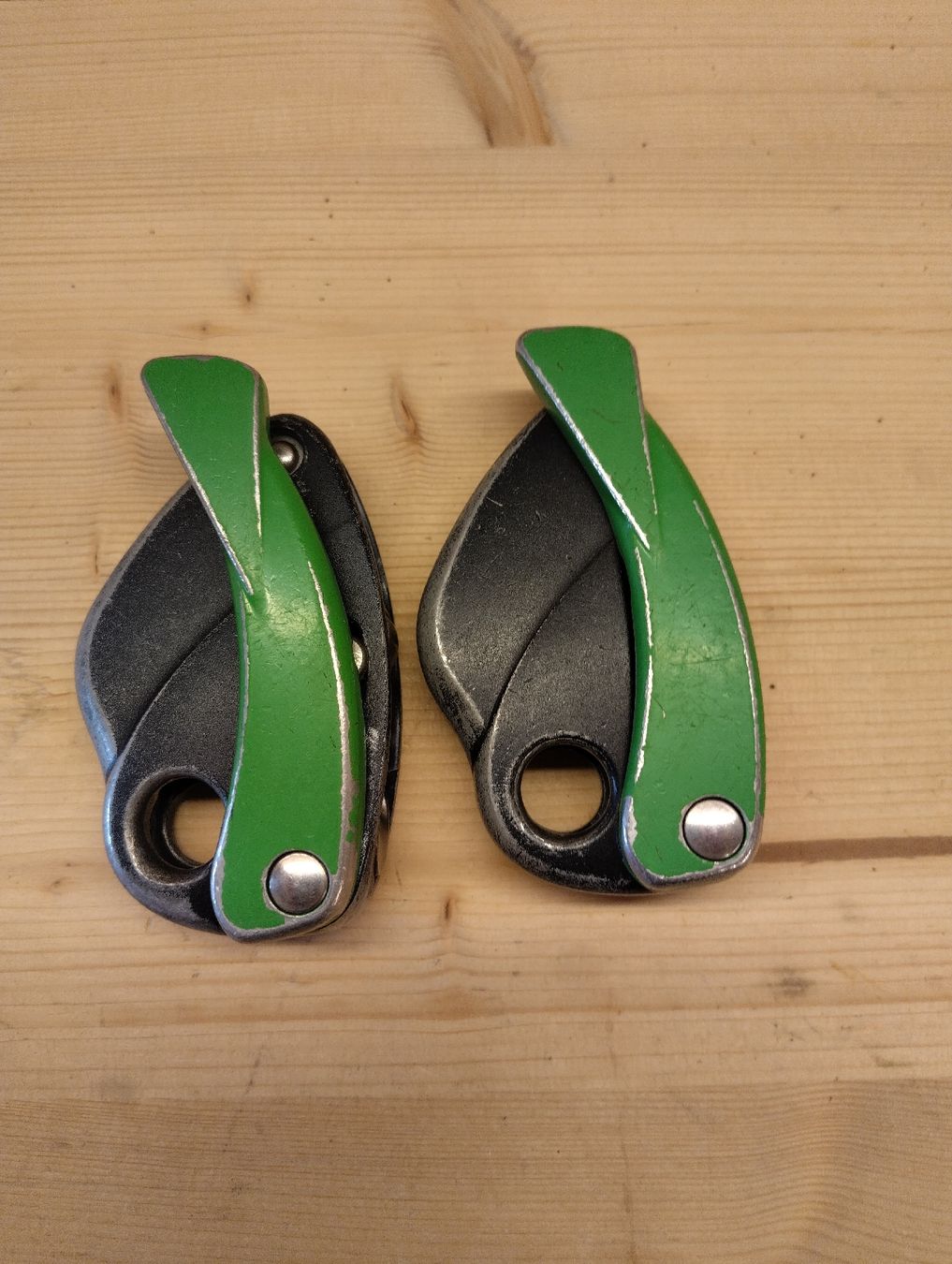 Attrezzatura da arrampicata: EDELRID Eddy 2 Stück Klettersteigbremse gebraucht – Usato da Buchackern venduto da flubua 1