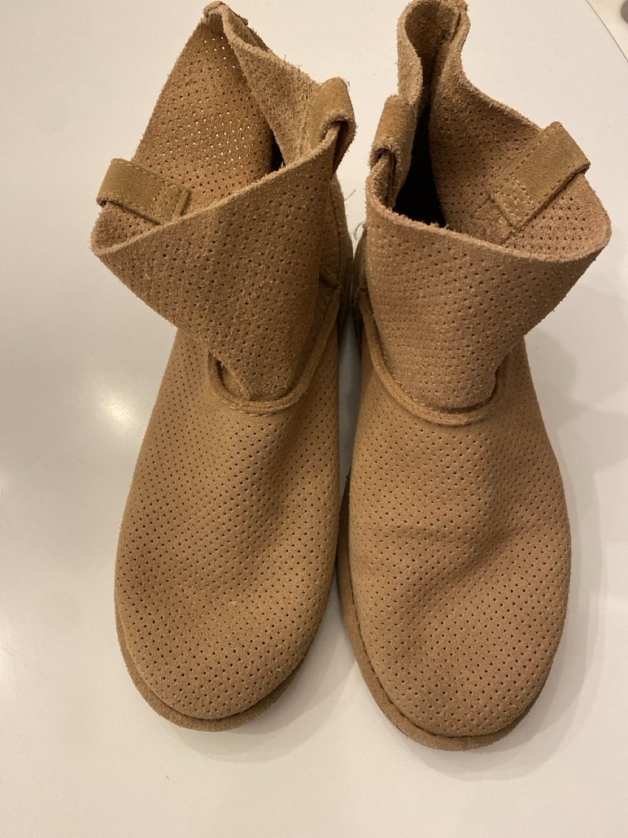 Ugg Scarpe da uomo: Bottes UGG Australia, Taille 39, couleur beige full leather – Nuovo (secondo la descrizione) da Vevey venduto da sasa2008 1