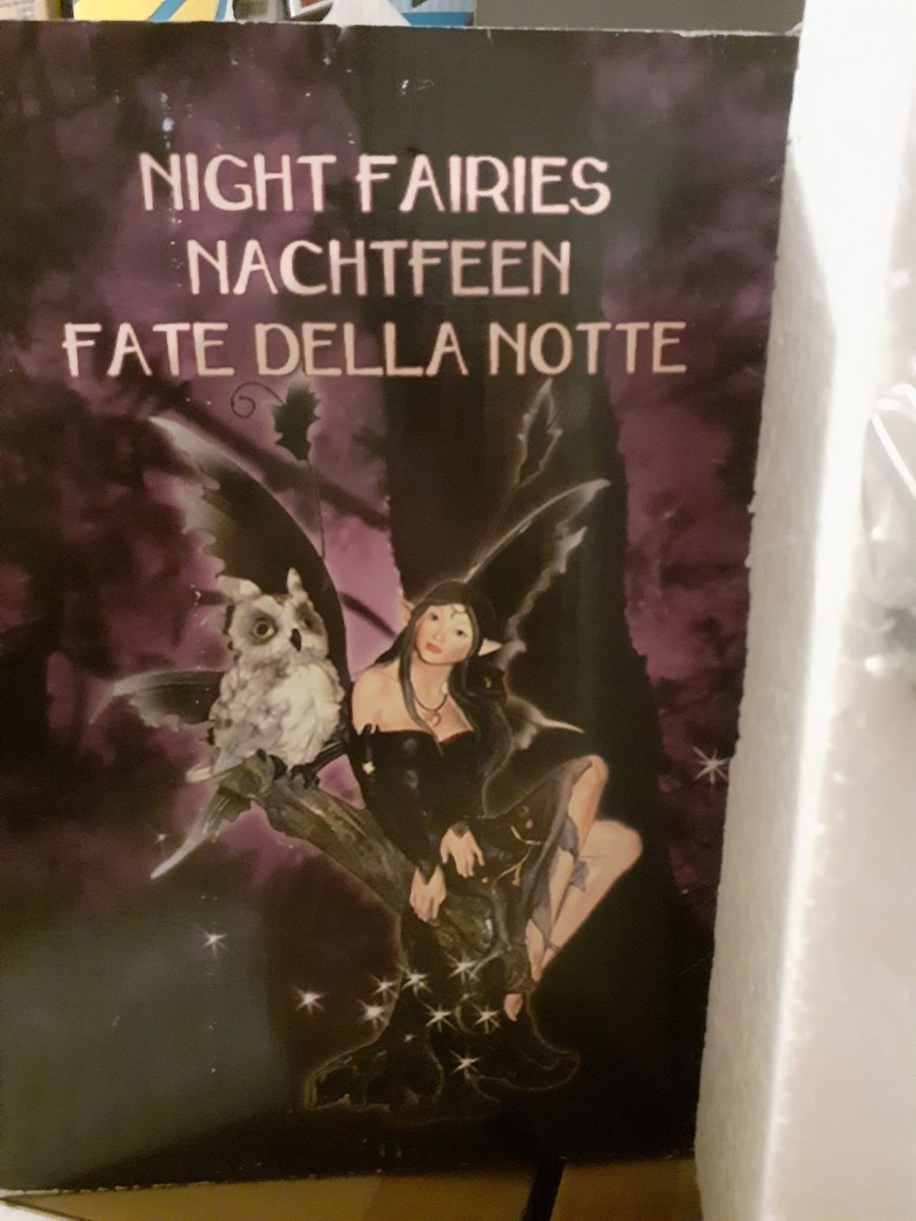 Statuette: Nachtfee mit Eule – Nuovo e nell'imballaggio originale da Zürich venduto da Crocuda