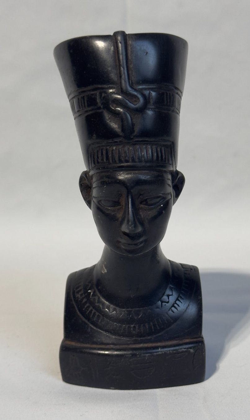 Skulpturen & Statuen: Buste de Nefertiti en résine – Gebraucht aus Tramelan von lolopat 5