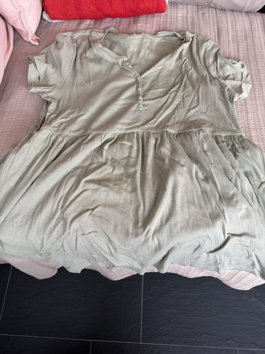H&M T-shirt: Umstandsshirt/Kleid Gr. L H&M – Usato da Oftringen venduto da LikeiT