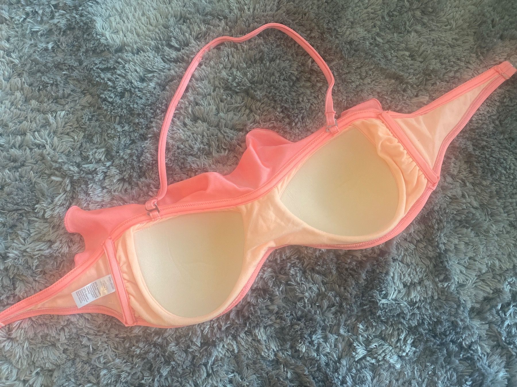 Maillots de bain & Bikinis: Bikini top – Neuf avec emballage d'origine à Zürich par lcl_r88r 1