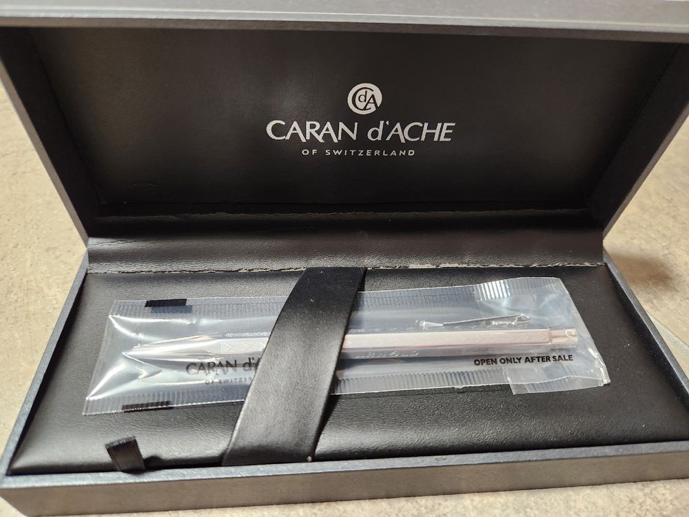 Caran D’ache Kugelschreiber Ecridor XS Chevron - 896.286 online kaufen