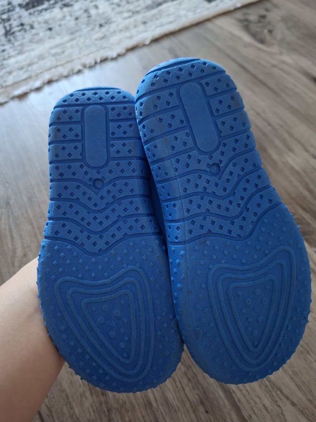 Scarpe per ragazzi: Kinder Badeschuhe Grösse 26 – Nuovo (secondo la descrizione) da Winterthur venduto da Ausmisten2026 1