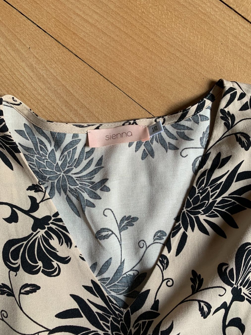 Blusen: SIENNA - Tunikabluse beige-schwarz 36 – Gebraucht aus Zürich von Diazaio 3