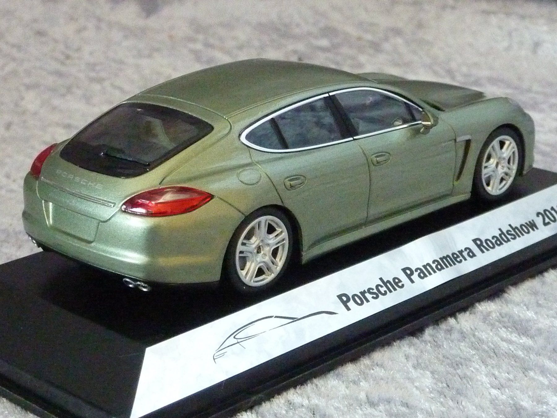Minichamps Modellini d'auto: Porsche Panamera S Hybrid  1:43 – Nuovo e nell'imballaggio originale da Dürrenäsch venduto da modellautos4you 3