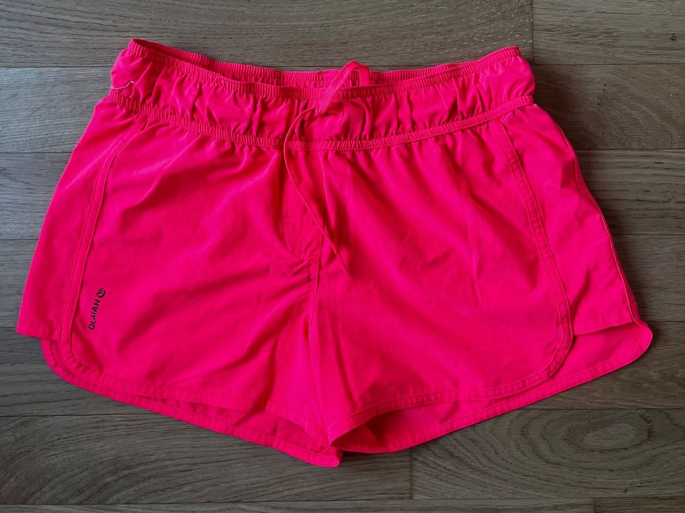 Leggings: Short de sport rose fluo – Usato da La Tour-de-Trême venduto da lol_85kj