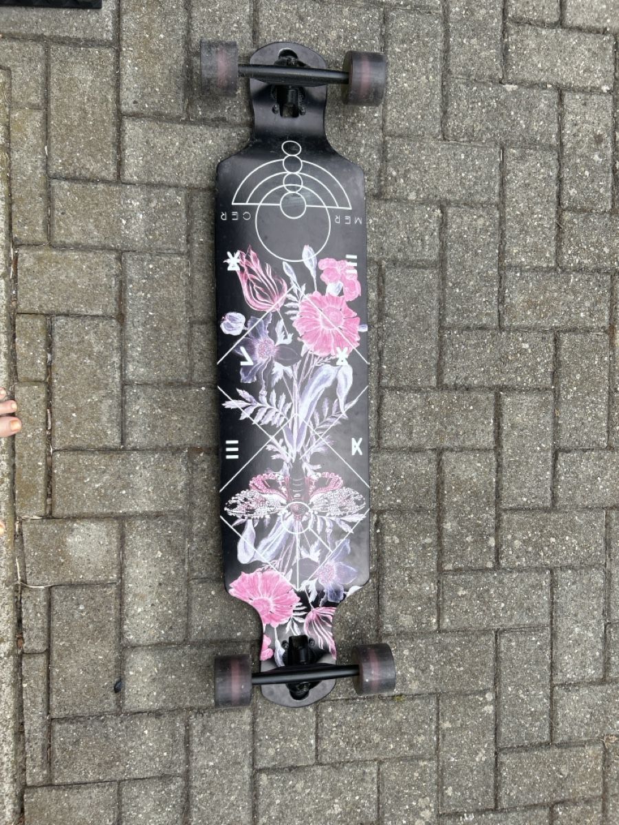 Skateboards: Longboard 70mm Rollen guter Zustand – Gebraucht aus Kirchdorf BE von Stella130 1