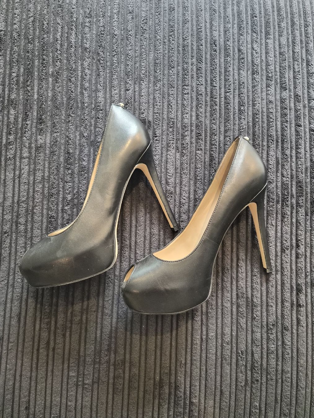 Guess Scarpe da donna: Guess Highheels – Nuovo (secondo la descrizione) da Volketswil venduto da SecondHanderia