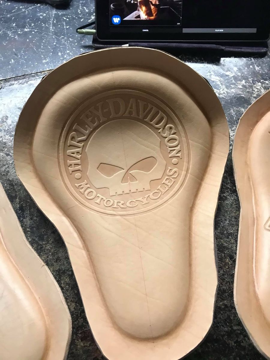 Tutti i ricambio per moto: Leder Solo Sitz Harley Davidson Skull neu – Nuovo e nell'imballaggio originale da Ostermundigen venduto da Coffin1 2
