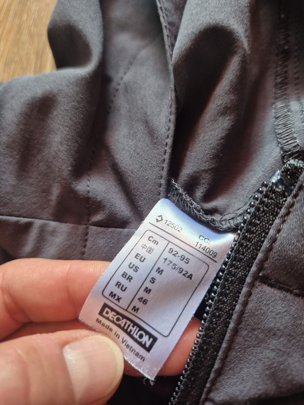 Jacken: Quechua Hooded Softshell Jacket Men's Size S Dark Grey Used – Gebraucht aus Zürich von sha_rxc8 3