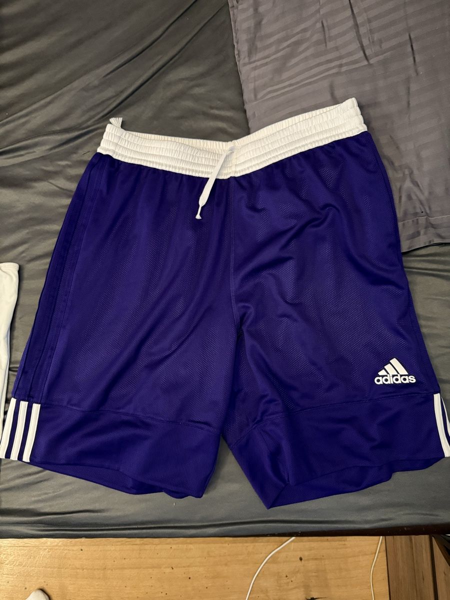 Adidas Pantaloni: Adidas Shorts – Usato da Domat/Ems venduto da kik_8btw