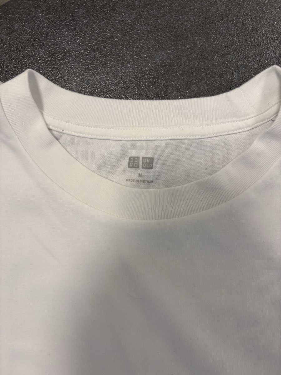 T-shirt: Uniqlo Tank Top M – Usato da Rümlang venduto da svent 3