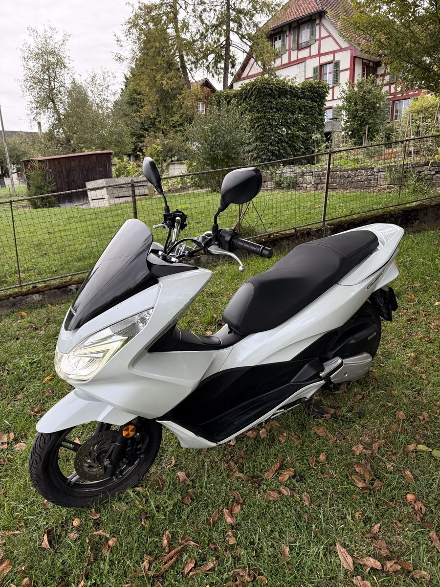 Honda Scooter: HONDA PCX 125 CC – Usato da Winterthur venduto da Fabio_46 1