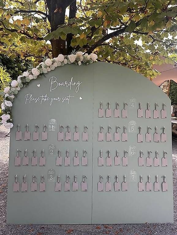 Toutes les décorations: Wunderschöne Boarding Sitzplan-Tafel für Hochzeit – D'occasion à Meilen par juditmedek
