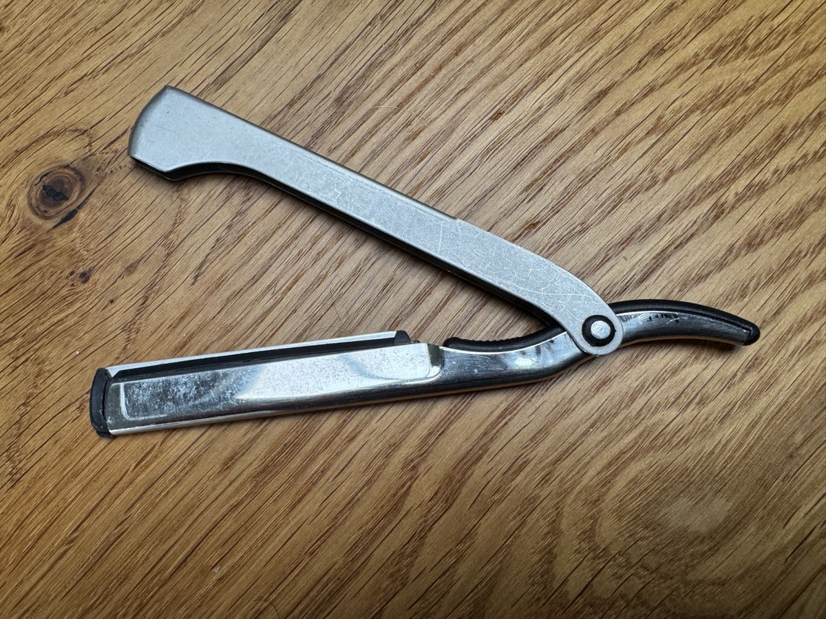 Schneiden: professionelles Haarschneide - Rasiermesser – Gebraucht aus Gurmels von topsommer