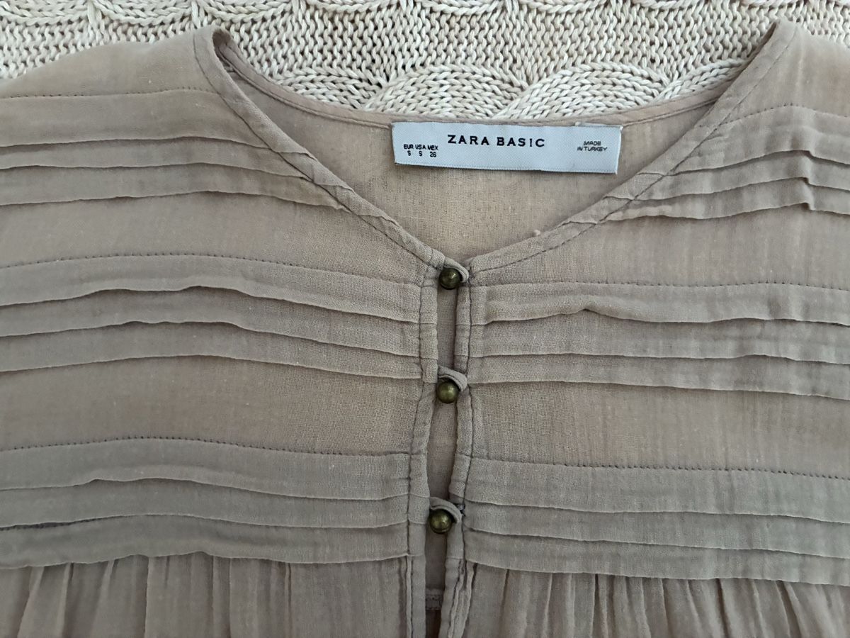 Zara Top: Zara Basic Blouse beige Size S good condition – Usato da Lausanne venduto da milasha 1