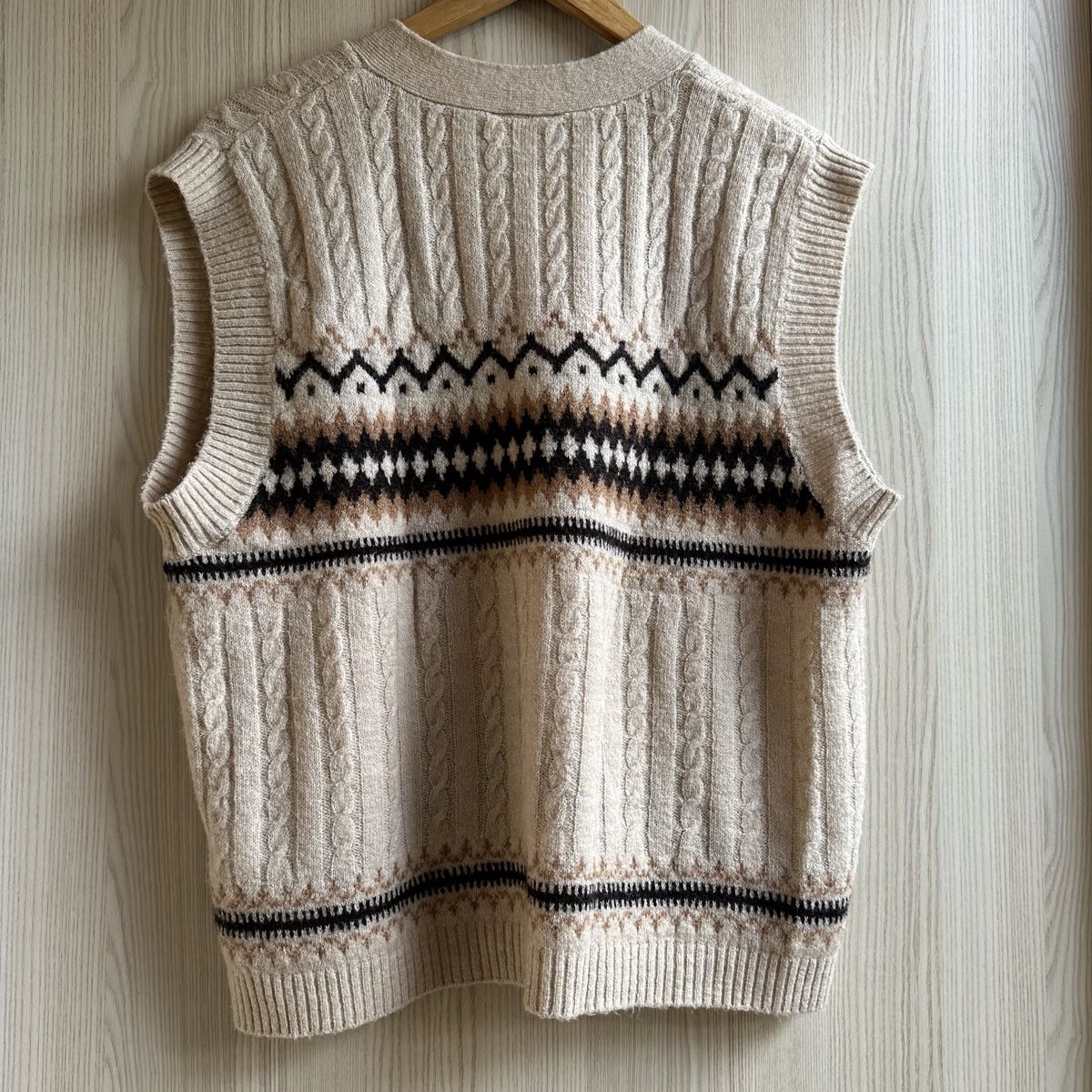 Vila Pullover & Sweatshirts: Pullunder Vila – Gebraucht aus Schönenwerd von palaceofwords 1