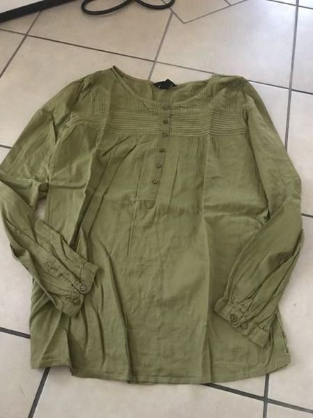 Maglioni & Felpe: Mädchen Sweatshirt grün 34 /152 – Usato da Bergdietikon venduto da antovale