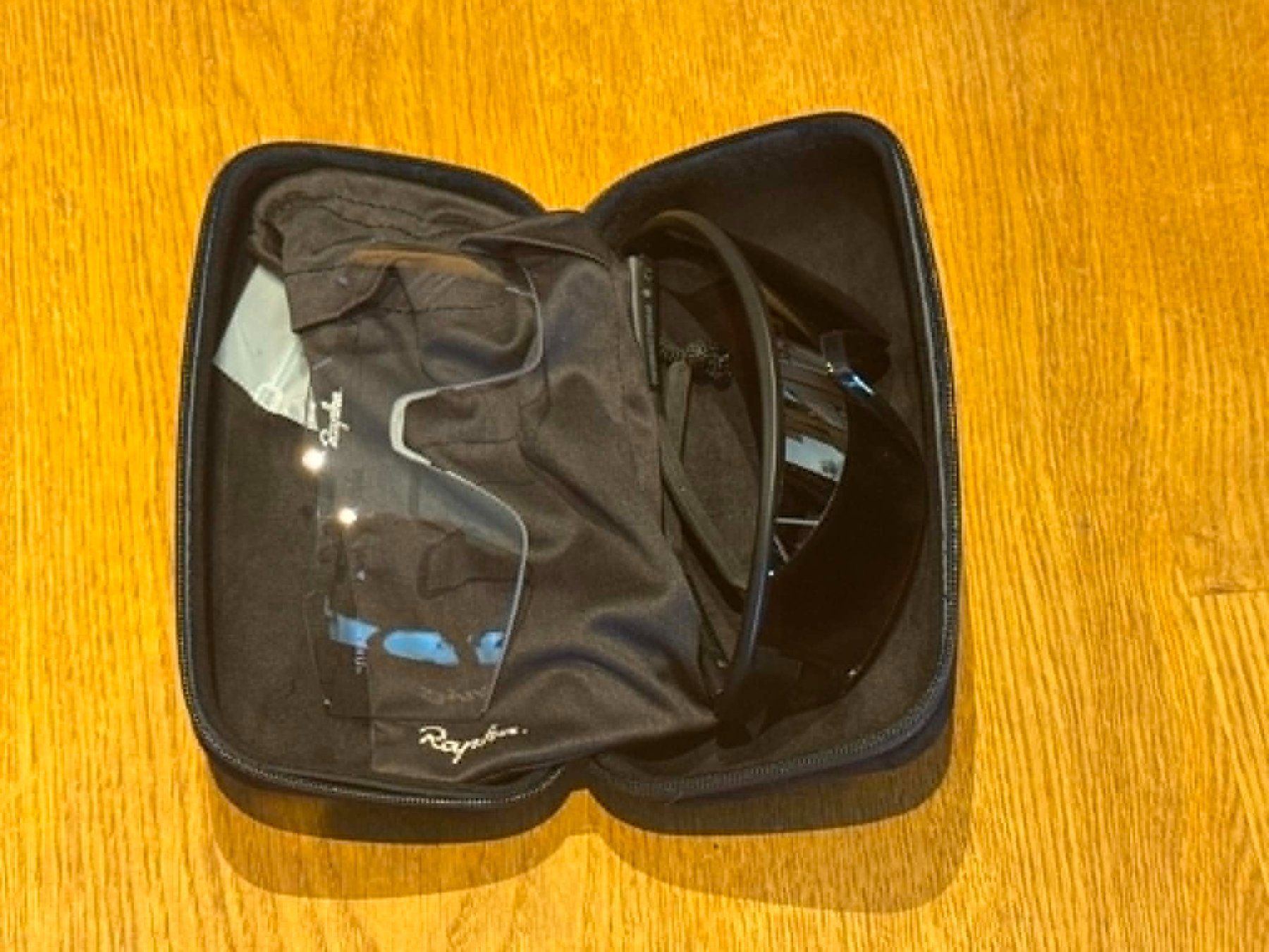 Brillen & Gläser: Velo brille RAPHA Pro Team Full Frame Sunglasses Black Black – Gebraucht aus Ennetbaden von str_fmz5 2