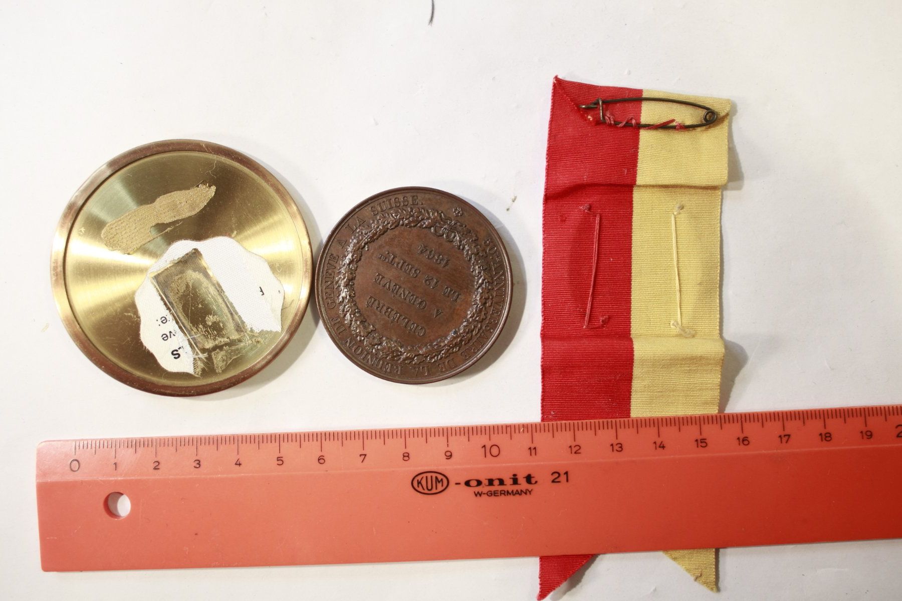 Medaglie: 3 Medaille Ge – Usato da La plaine venduto da 7A6T2ME 1