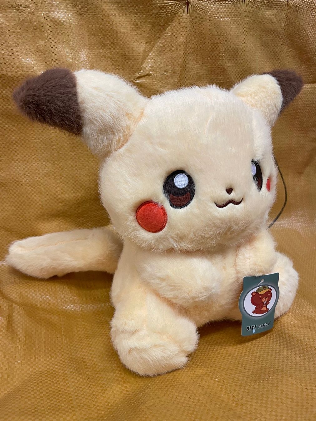 Pokémon Spielzeuge: PIKACHU Plüschtier Kuscheltier gross / Pokemon – Neu und originalverpackt aus Schaffhausen von krokodilgena