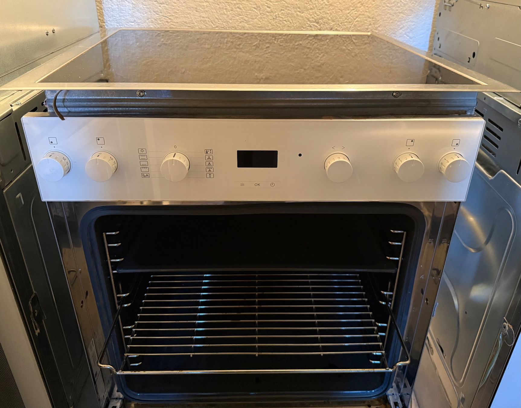 Miele Forni: Miele 55cm Backofen Glaskeramik – Usato da Kloten venduto da top2000 2