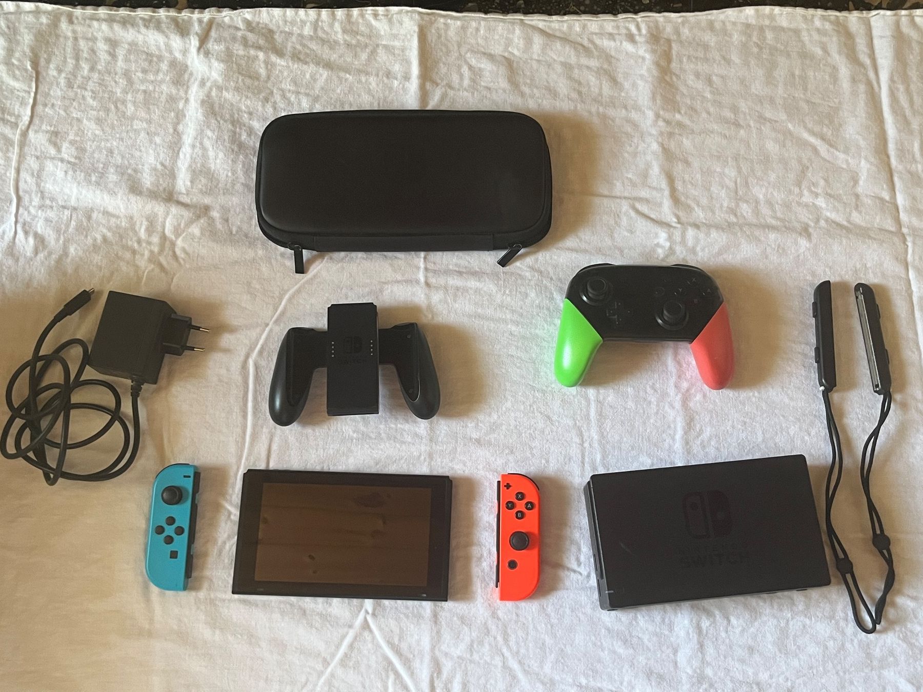 Nintendo Konsolen: Nintendo Switch Set – Gebraucht aus Visp von mar_st2v