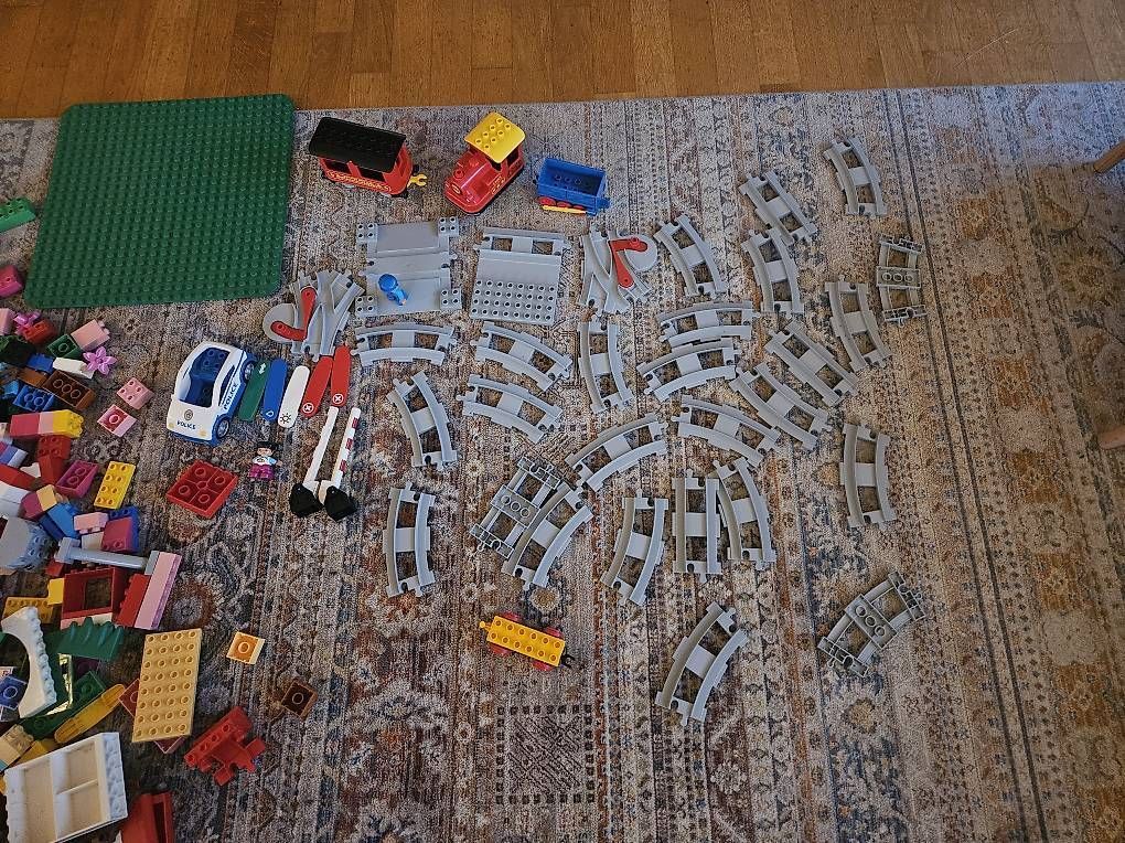 Jouets: 2 Boxen mit Duplo inkl Eisenbahn – D'occasion à Luzern par Gileo 3