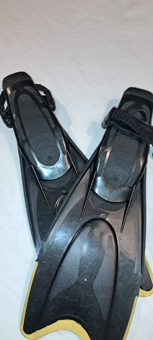 Cressi Flossen, Masken & Schnorchel: Cressi Flossen Gr. S  – Gebraucht aus Schlosswil von Tom_Mi 1