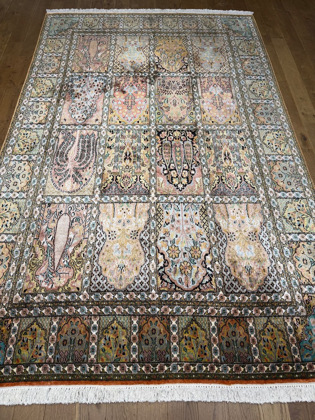 Tappeti: Wunderschöner grosser handgeknüpfter Seidenteppich – Usato da Bennau venduto da Mayer_Carpets 1