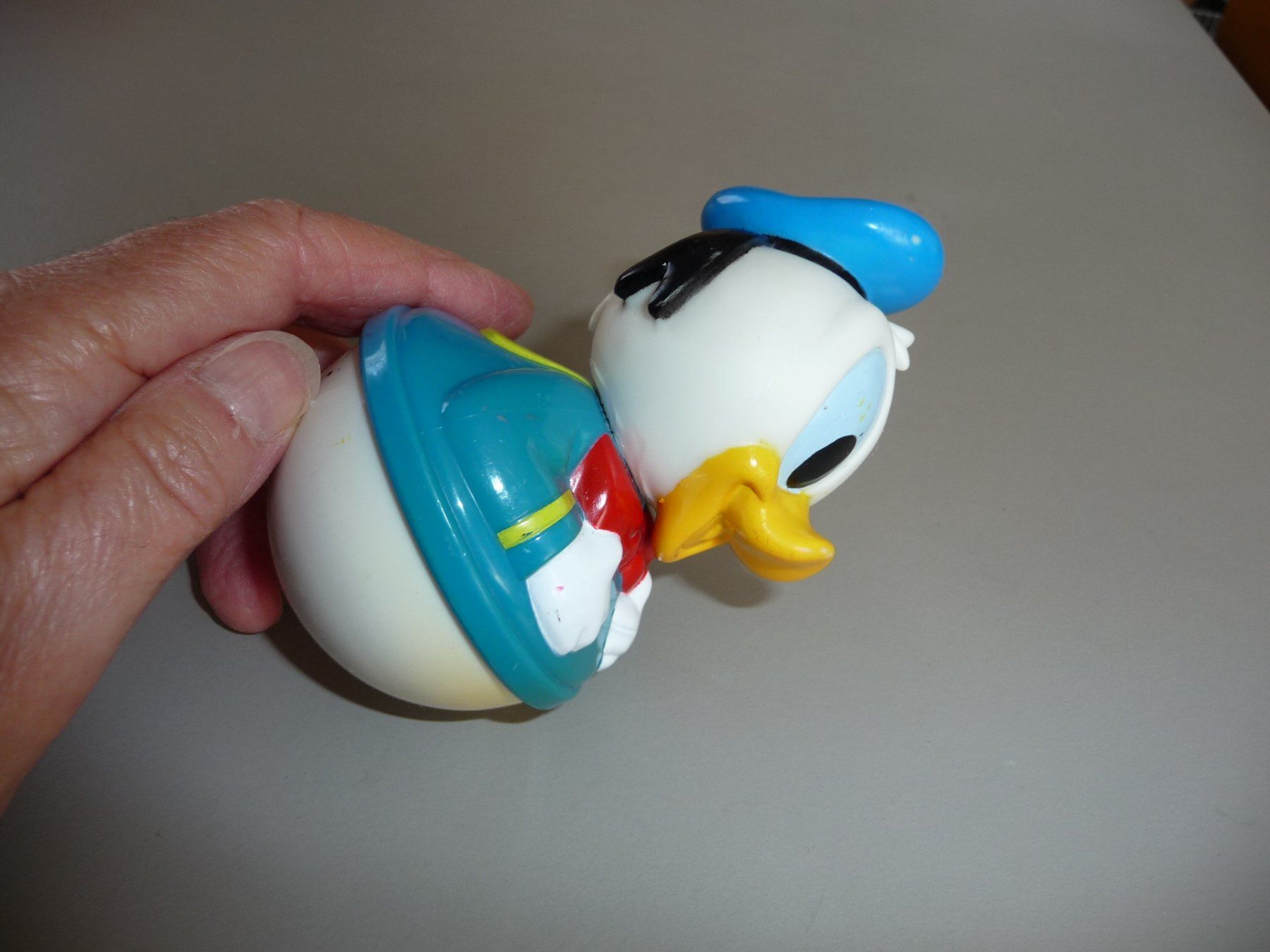 Disney Statuette: Donald Duck Stehaufmännchen – Usato da Neftenbach venduto da sorge 1
