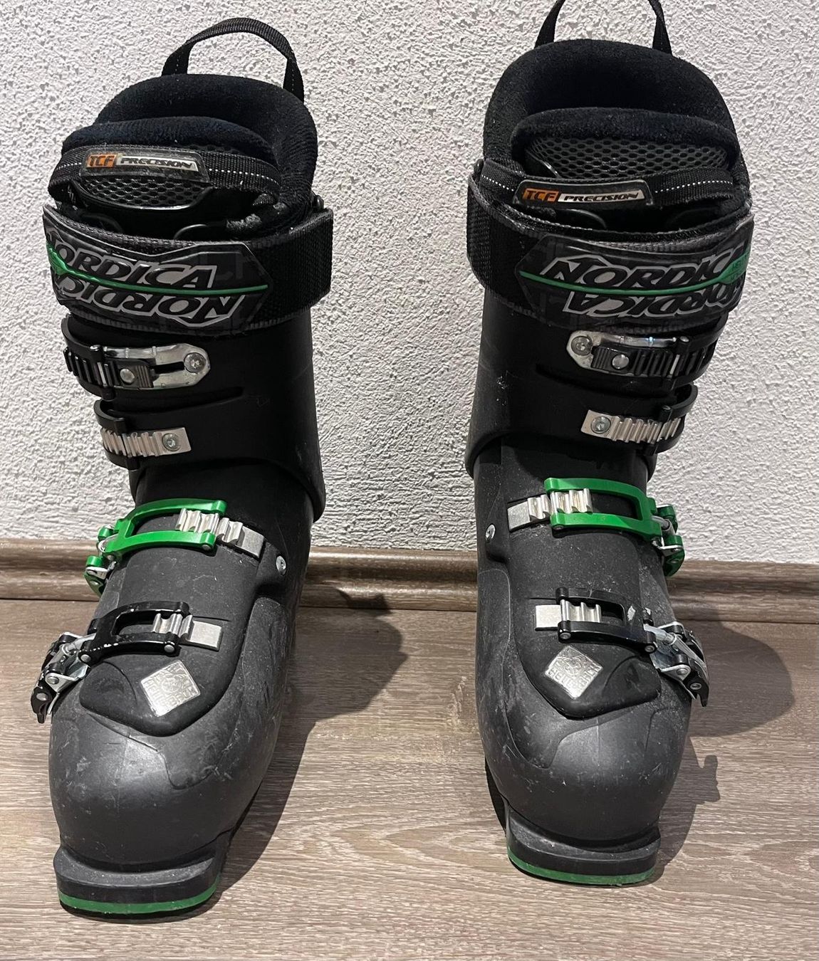 Nordica Scarpe da uomo: Ski Schuhe Nordika Hell and Bach 27.5 – Usato da Ennetbaden venduto da rossy2312 1